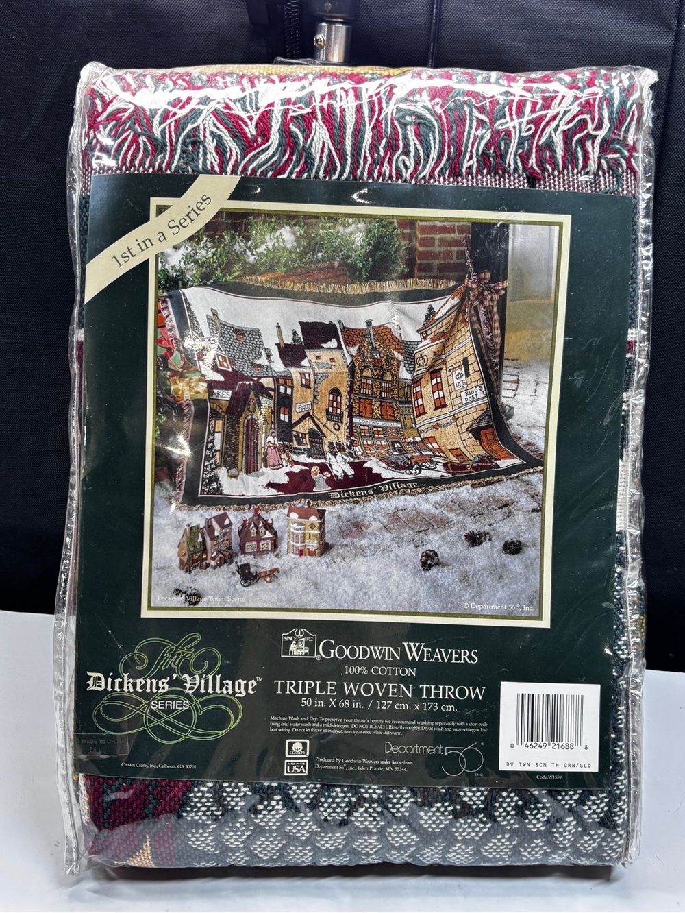 NEW Dept 56 Dickens Christmas Village Woven Throw Blanket 50x68 1st in Series